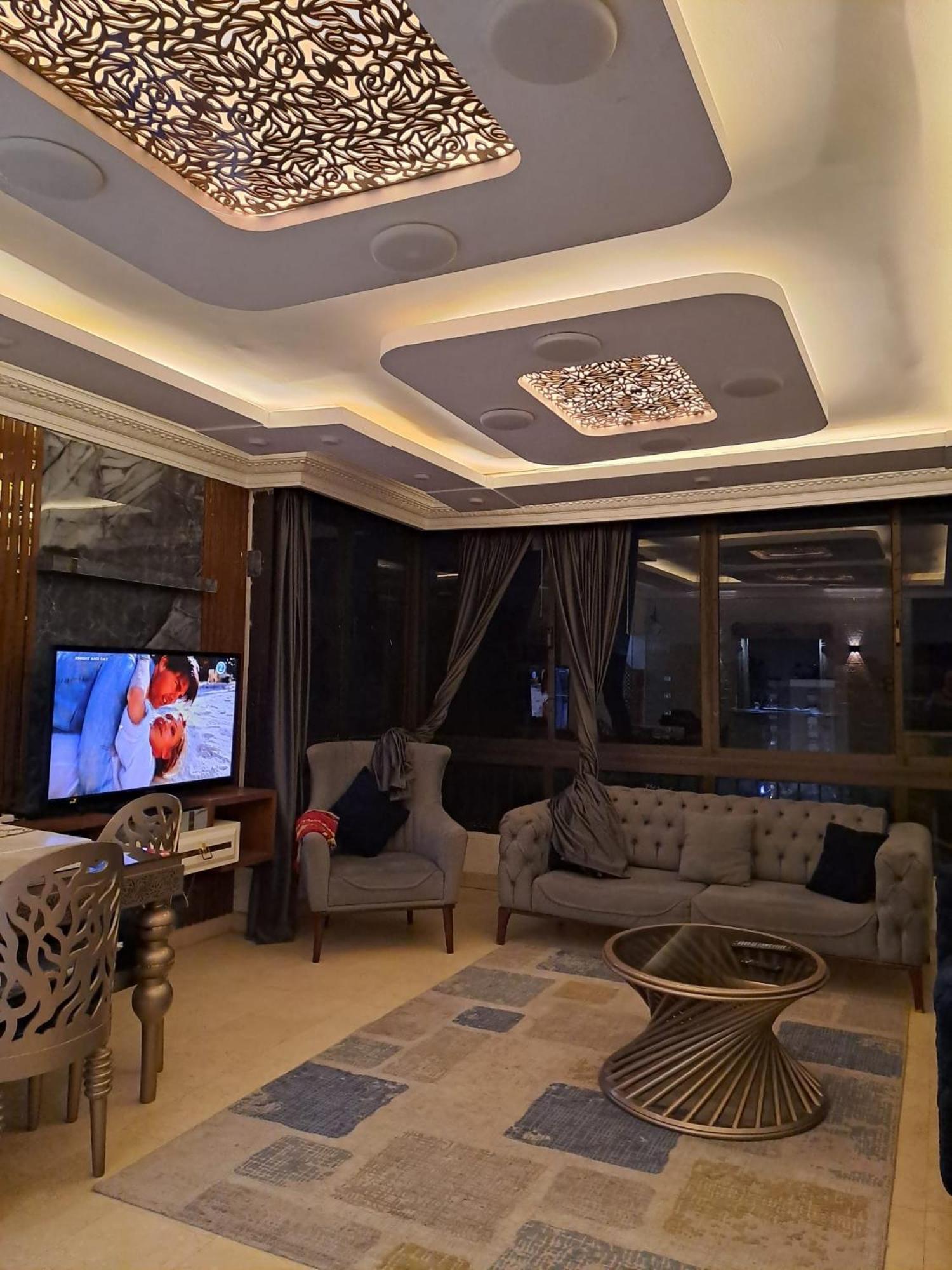 Luxurious Beside Stars Apartment